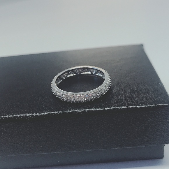 925 Sterling Silver Cubic Zirconia Ring - Picture 5 of 8